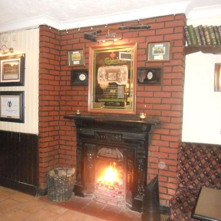 Leitrim Inn Carrick on Shannon Екстериор снимка