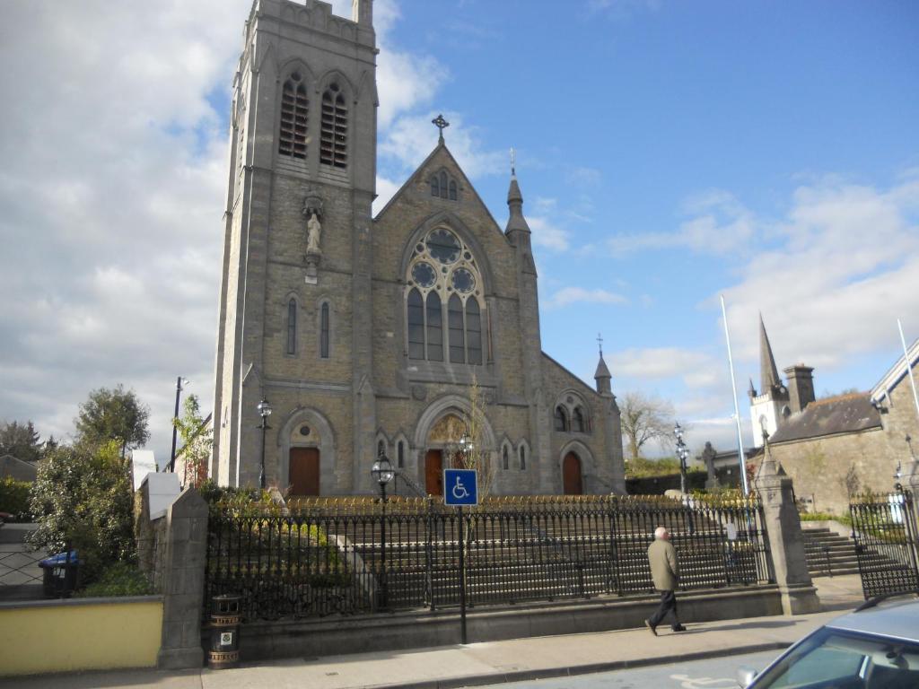 Leitrim Inn Carrick on Shannon Екстериор снимка
