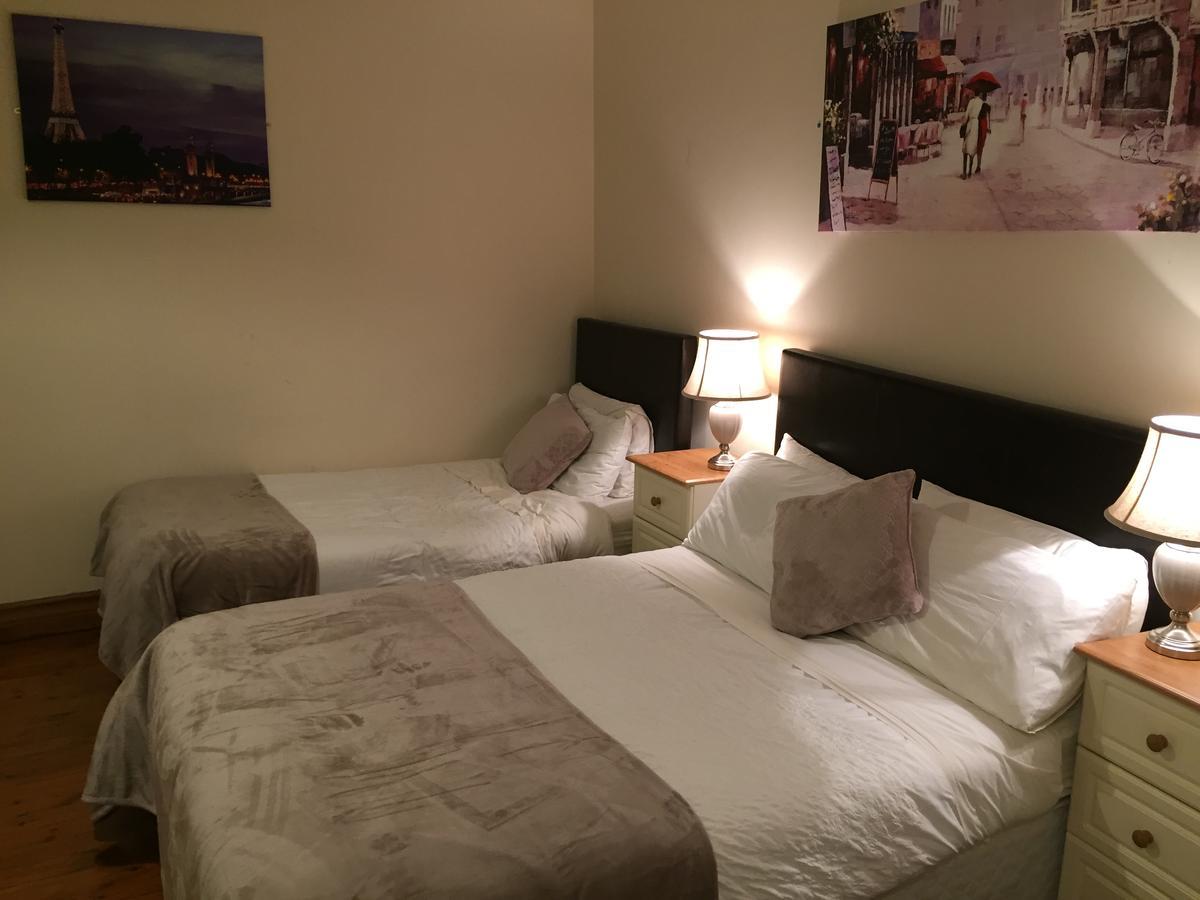 Leitrim Inn Carrick on Shannon Екстериор снимка