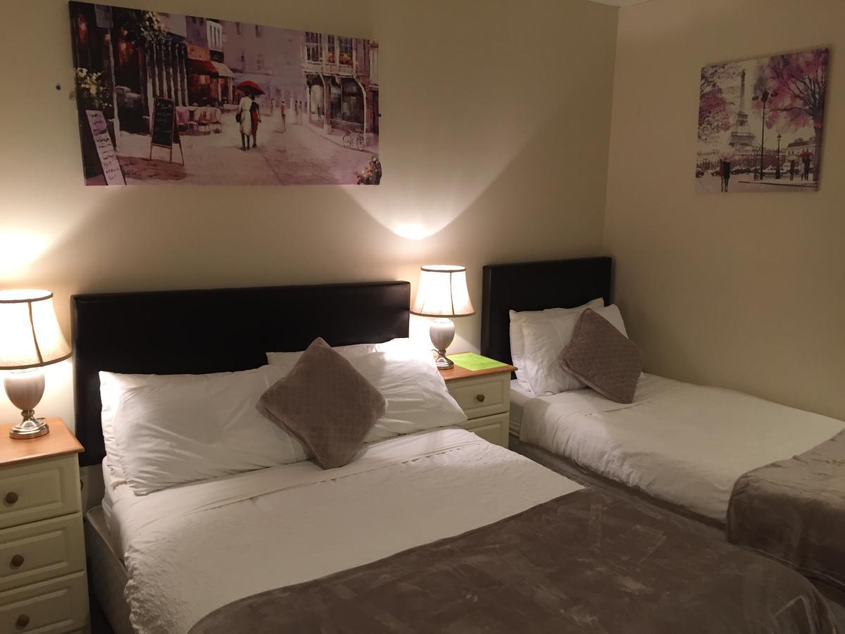 Leitrim Inn Carrick on Shannon Екстериор снимка