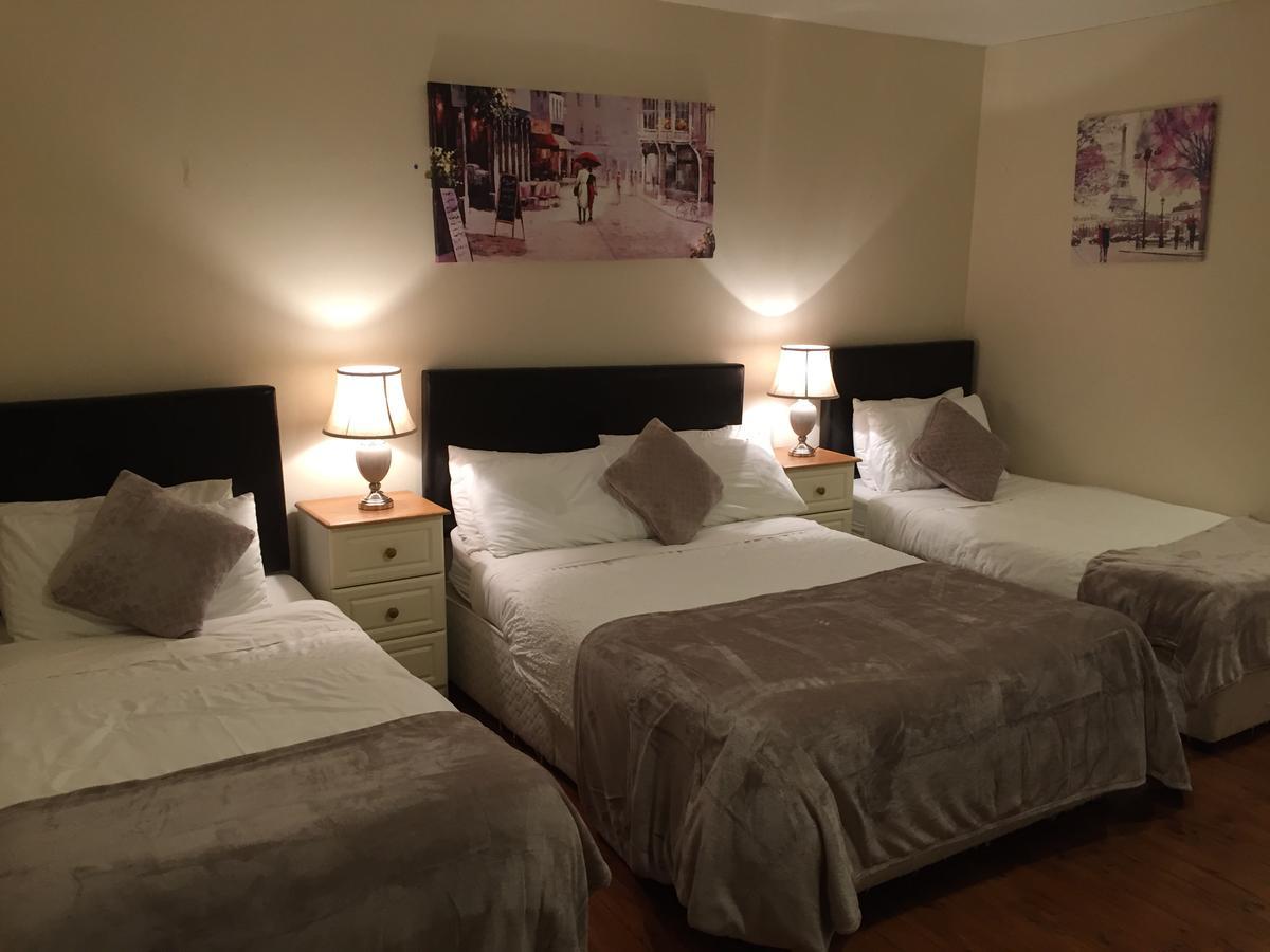 Leitrim Inn Carrick on Shannon Екстериор снимка